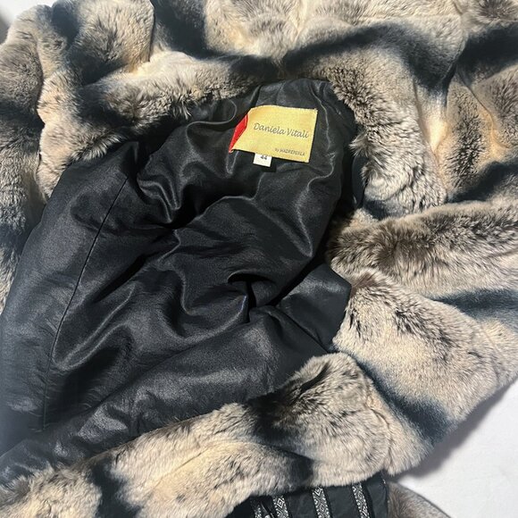 Rare, Vintage Daniela Vitali Raccoon Fur Jacket, Hooded,
Sz (US 10-12 ) - Picture 7 of 16